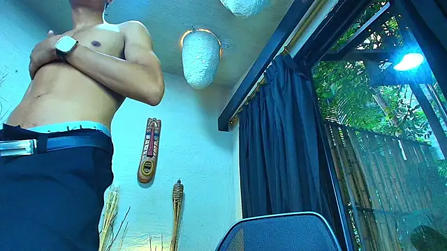 Snapshot of PeterSanders1 chatting on November 15, 11:29 am PeterSanders1 online show from November 15, 11:29 am