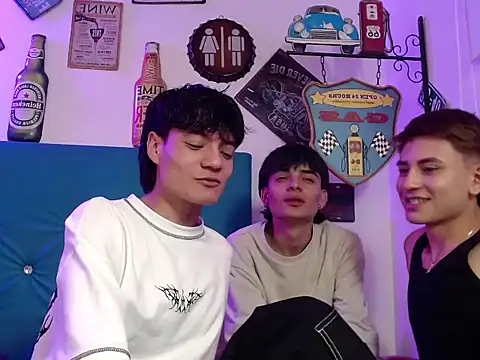 Snapshot of axel_milo_kairo_and_noa chatting on November 21, 4:00 am axel milo kairo and noa online show from November 21, 4:00 am