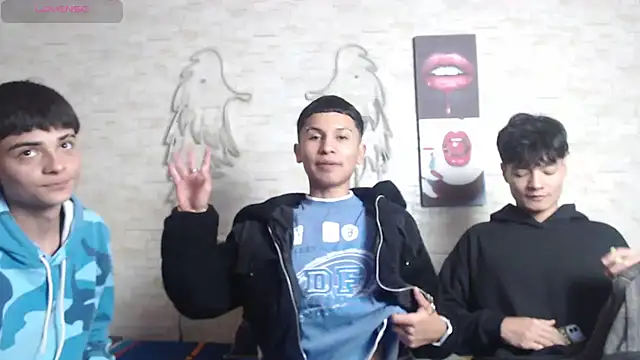 Snapshot of axel_milo_kairo_and_noa chatting on December 1, 8:36 pm axel milo kairo and noa online show from December 1, 8:36 pm