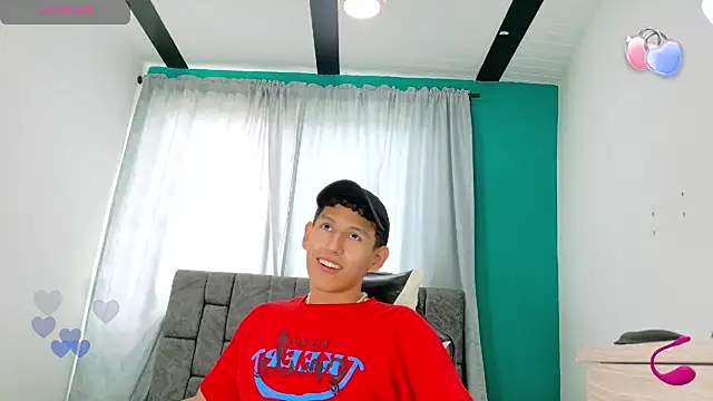 Snapshot of FelipeGonzalezz chatting on November 23, 7:13 pm FelipeGonzalezz online show from November 23, 7:13 pm