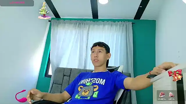 Snapshot of FelipeGonzalezz chatting on November 25, 12:49 pm FelipeGonzalezz online show from November 25, 12:49 pm