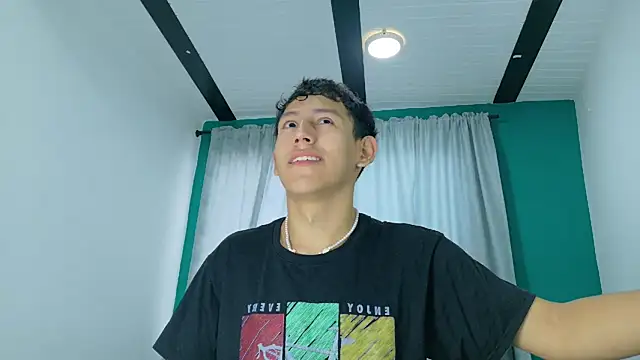 Snapshot of FelipeGonzalezz chatting on November 30, 12:31 pm FelipeGonzalezz online show from November 30, 12:31 pm