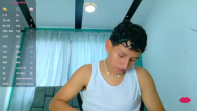 Snapshot of FelipeGonzalezz chatting on December 2, 12:32 pm FelipeGonzalezz online show from December 2, 12:32 pm