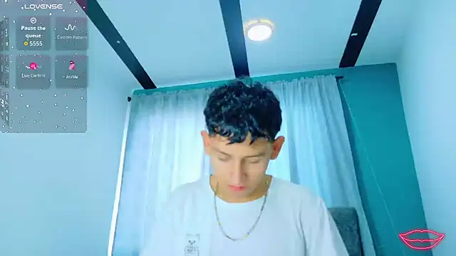 Snapshot of FelipeGonzalezz chatting on December 15, 12:53 pm FelipeGonzalezz online show from December 15, 12:53 pm