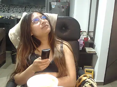 amatista katzenn online show from February 6, 3:33 am