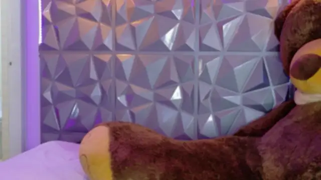 Snapshot of Ciara_Lawrence chatting on December 5, 11:41 am Ciara Lawrence online show from December 5, 11:41 am