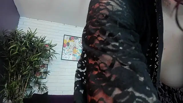 Snapshot of Velvet_Dreamss chatting on November 20, 10:59 am Velvet Dreamss online show from November 20, 10:59 am