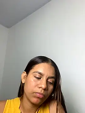 lineichun1708 online show from December 3, 2:08 am