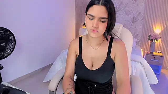 Snapshot of Kim_stonee chatting on November 19, 8:42 pm Kim stonee online show from November 19, 8:42 pm