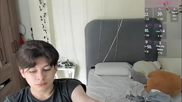 Felix kitty online show from April 9, 7:52 pm