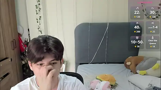 Felix kitty online show from April 10, 7:07 pm