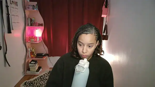 Snapshot of PrettyLittleProblem chatting on November 18, 2:43 pm PrettyLittleProblem online show from November 18, 2:43 pm