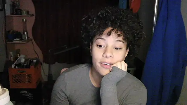 Snapshot of PrettyLittleProblem chatting on November 30, 5:17 pm PrettyLittleProblem online show from November 30, 5:17 pm