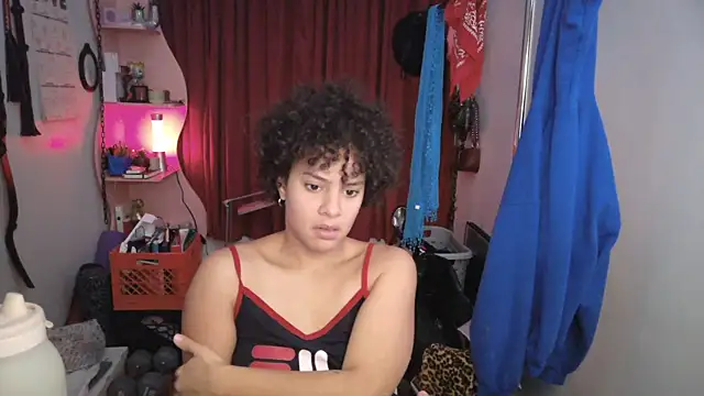 Snapshot of PrettyLittleProblem chatting on December 1, 5:51 pm PrettyLittleProblem online show from December 1, 5:51 pm