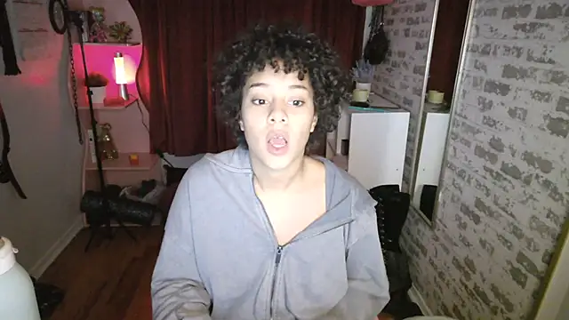 Snapshot of PrettyLittleProblem chatting on December 14, 3:28 pm PrettyLittleProblem online show from December 14, 3:28 pm