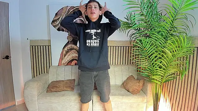 Justingsex1 online show from November 18, 5:12 am