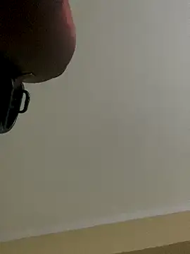 Snapshot of Taurina0105 chatting on November 22, 7:07 am Taurina0105 online show from November 22, 7:07 am