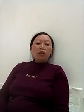 Snapshot of girl-hot2x chatting on November 19, 12:16 pm girl-hot2x online show from November 19, 12:16 pm