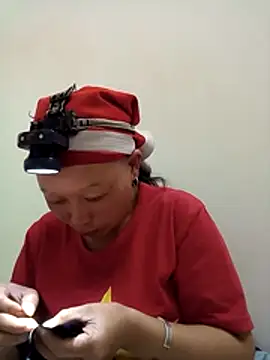 Snapshot of girl-hot2x chatting on November 25, 1:00 pm girl-hot2x online show from November 25, 1:00 pm