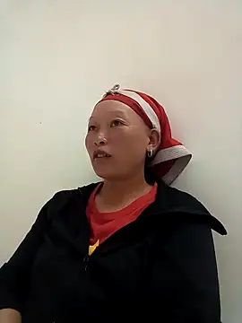 Snapshot of girl-hot2x chatting on November 26, 1:12 pm girl-hot2x online show from November 26, 1:12 pm