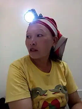 Snapshot of girl-hot2x chatting on November 27, 8:16 am girl-hot2x online show from November 27, 8:16 am