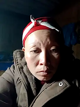 Snapshot of girl-hot2x chatting on December 17, 12:22 pm girl-hot2x online show from December 17, 12:22 pm