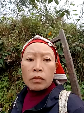 girl-hot2x online show from December 18, 1:11 am