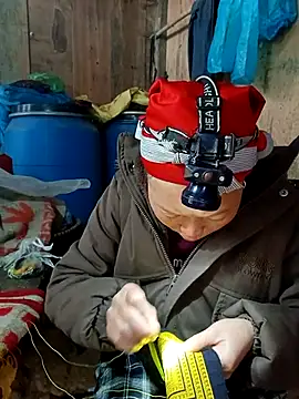 girl-hot2x online show from January 6, 2:15 am