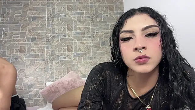 Snapshot of MrandMrsRivas chatting on November 20, 11:04 pm MrandMrsRivas online show from November 20, 11:04 pm