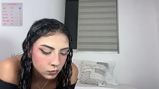 Snapshot of MrandMrsRivas chatting on December 5, 1:03 am MrandMrsRivas online show from December 5, 1:03 am