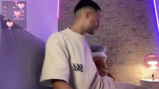 MrandMrsRivas online show from December 19, 6:48 pm