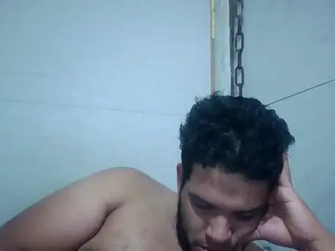 Snapshot of josecamsex27 chatting on November 24, 3:56 pm josecamsex27 online show from November 24, 3:56 pm