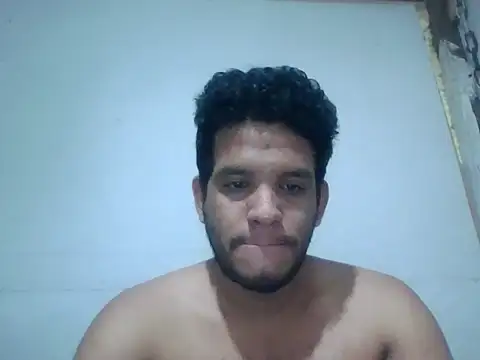 Snapshot of josecamsex27 chatting on December 3, 1:42 pm josecamsex27 online show from December 3, 1:42 pm