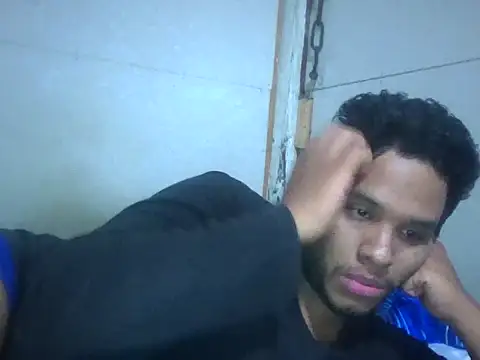 Snapshot of josecamsex27 chatting on December 4, 2:37 pm josecamsex27 online show from December 4, 2:37 pm