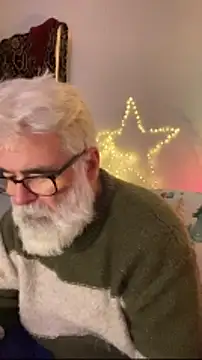 Snapshot of LeatherSdaddy chatting on December 21, 4:14 pm LeatherSdaddy online show from December 21, 4:14 pm