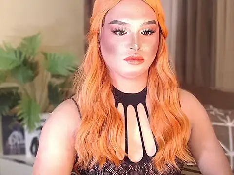 Snapshot of UrGoddess_Sofia chatting on November 18, 5:23 am UrGoddess Sofia online show from November 18, 5:23 am