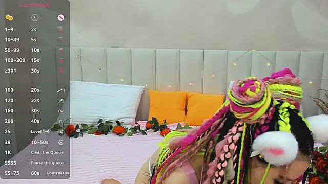 Lina Moony online show from December 17, 1:55 am