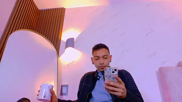 Snapshot of Imtavo chatting on November 23, 1:44 pm Imtavo online show from November 23, 1:44 pm