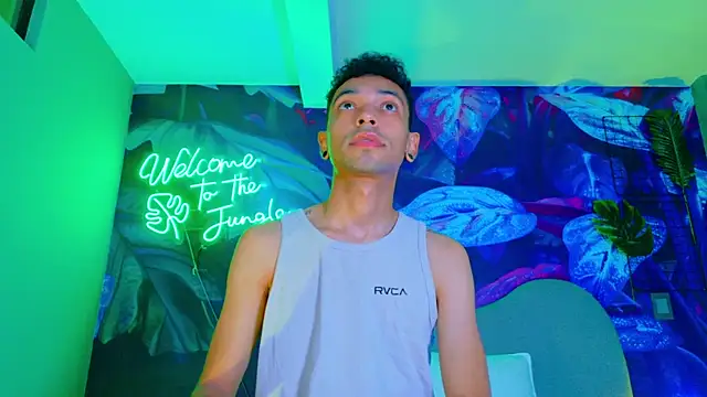 Snapshot of Imtavo chatting on January 18, 7:17 pm Imtavo online show from January 18, 7:17 pm