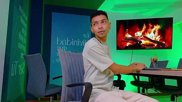 Snapshot of Imtavo chatting on February 1, 1:48 am Imtavo online show from February 1, 1:48 am