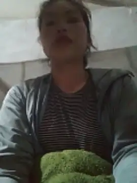 chim-yen online show from December 13, 9:20 pm