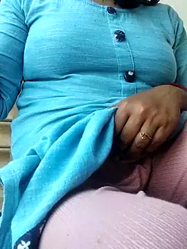 Snapshot of Hot-ruma chatting on December 15, 7:01 am Hot-ruma online show from December 15, 7:01 am