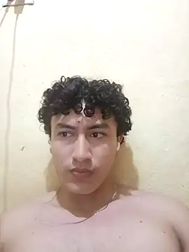Snapshot of Novato_o chatting on April 19, 10:34 pm Novato o online show from April 19, 10:34 pm