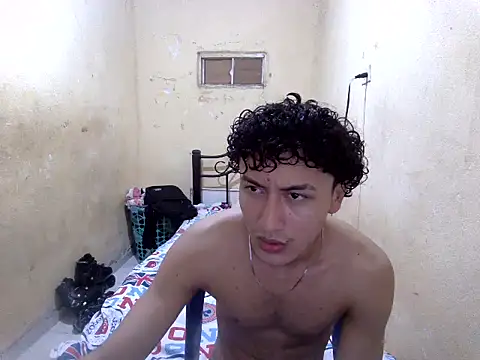 Snapshot of Novato_o chatting on June 20, 6:38 am Novato o online show from June 20, 6:38 am