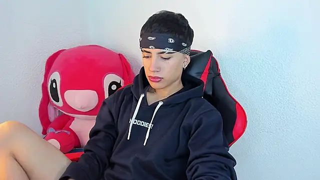 ThiagoDV online show from November 22, 1:10 pm