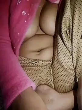 Snapshot of Hotty_siatar chatting on November 15, 6:04 pm Hotty siatar online show from November 15, 6:04 pm