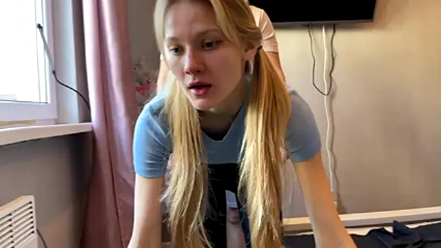 Daisy Couple online show from January 7, 8:28 am