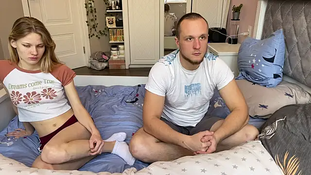 Daisy Couple online show from January 18, 7:34 am