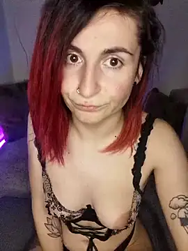 Snapshot of AuroraAllure_27 chatting on April 7, 6:52 pm AuroraAllure 27 online show from April 7, 6:52 pm