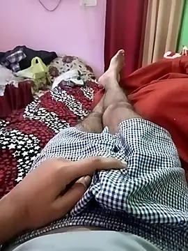 Snapshot of hotyyyyjonny chatting on November 16, 2:28 am hotyyyyjonny online show from November 16, 2:28 am